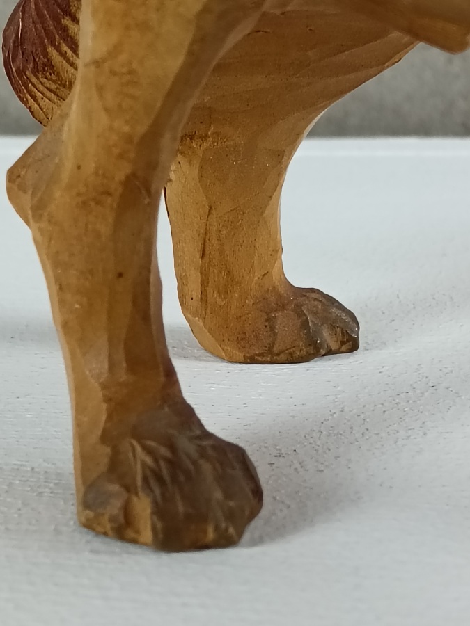 Swiss Carved Wood St Bernard Dog sculpture(9).jpg